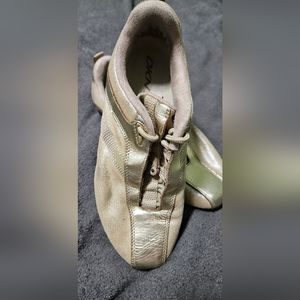 Dkny gold sneakers 👟